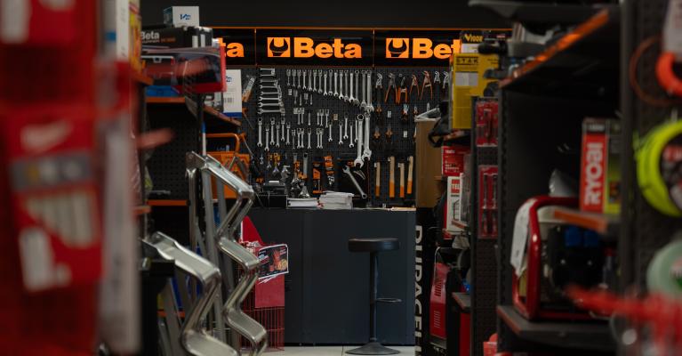 Prodotti, accessori di ferramenta per privati e professionisti